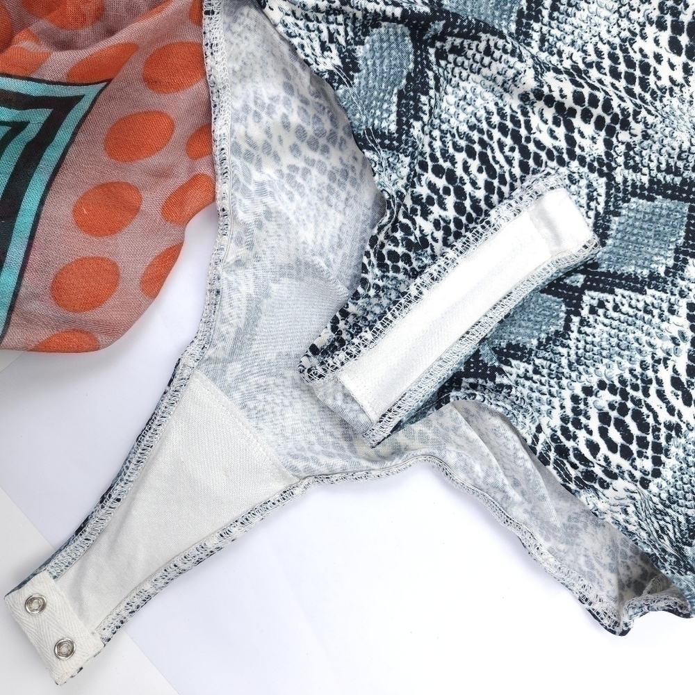 Superdown Snakeskin Print Bodysuit Sz Small - Picture 4 of 12